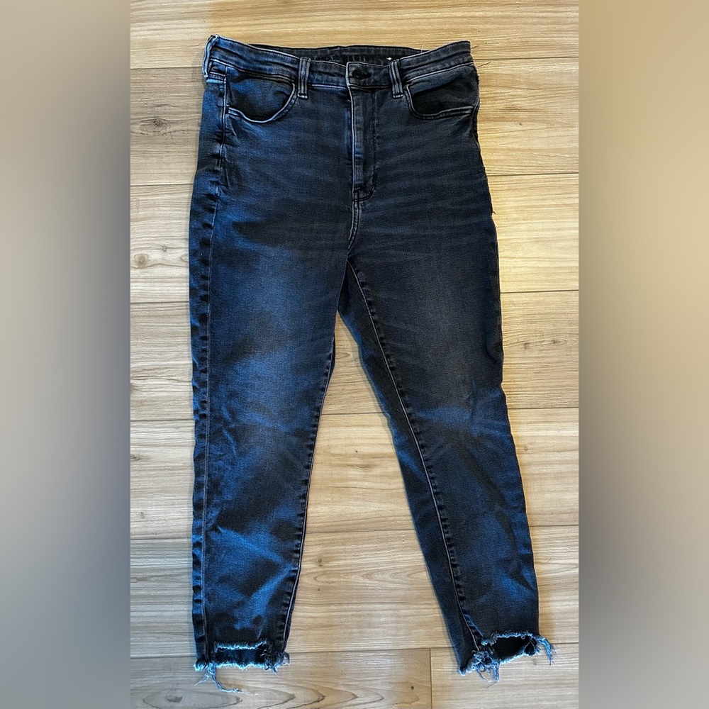 AE Super Hi-Rise Jegging in black/gray